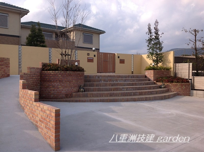 二世帯住宅の大規模外構デザイン(北九州市内施工事例)©八重洲技建