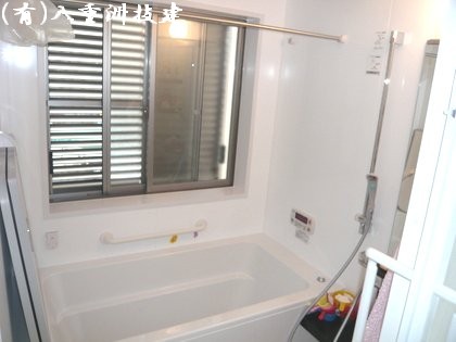 浴室増築完成・ルーバー窓(北九州市内施工事例)©八重洲技建